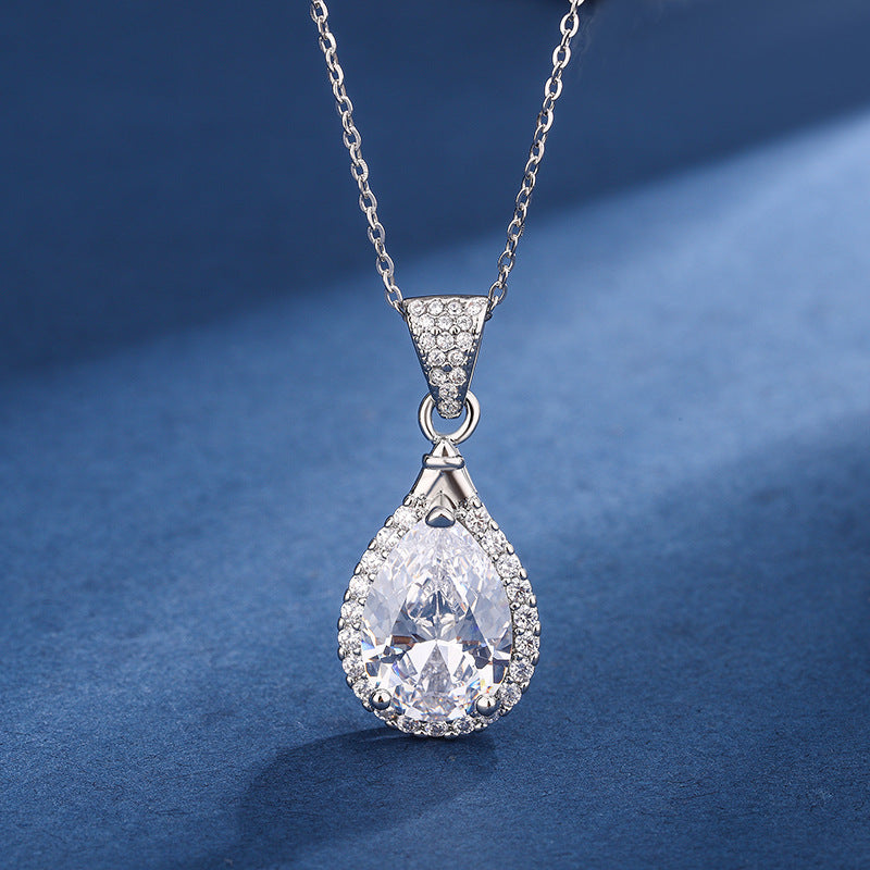 Aria Teardrop White Set | White Gold