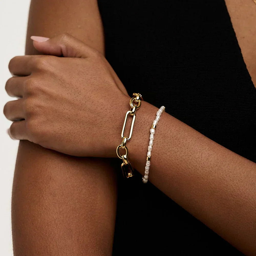 Link | Gold T-Bar Bracelet